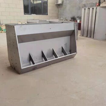 養(yǎng)豬設(shè)備革新 雙面不銹鋼食槽的高效應(yīng)用